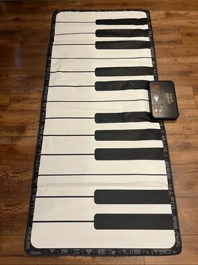 FAO Schwarz 69” Dance-On Piano